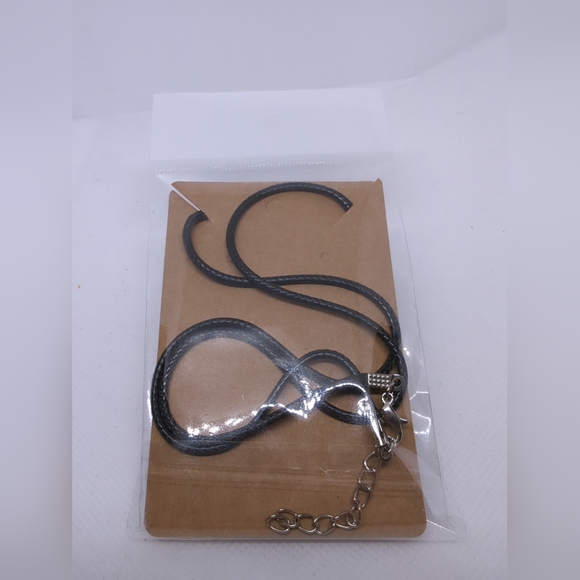 Turquoise Healing Crystal Point Necklace Silver tone Leather Necklace 22" Cord - Picture 8 of 8